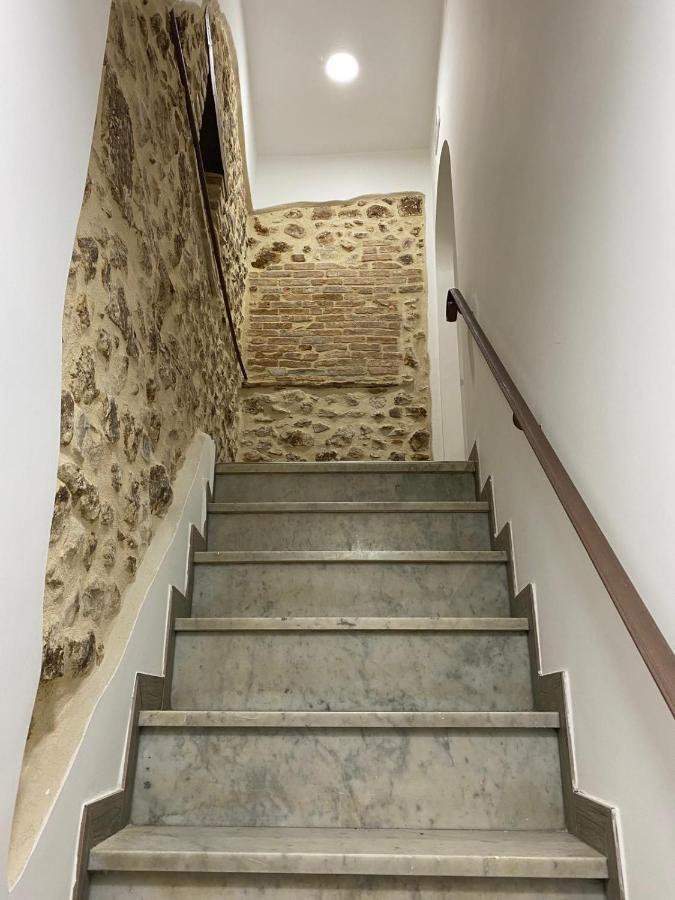 Sott A 'sernia Apartment