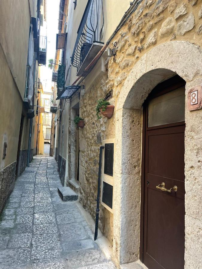 Sott A 'sernia * Isernia